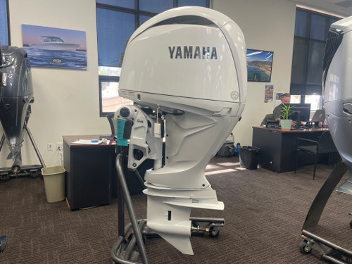 Yamaha 150hp White DEC Outboard Scratch & Dent