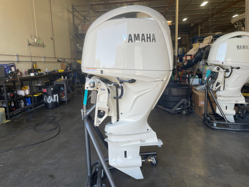 Yamaha 200hp Classic White DEC Outboard Engine Scratch & Dent