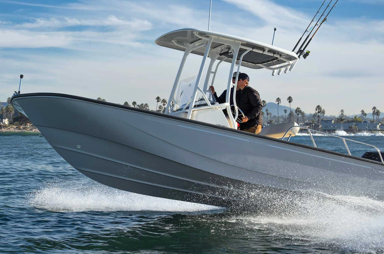 Boston Whaler Super Sport.