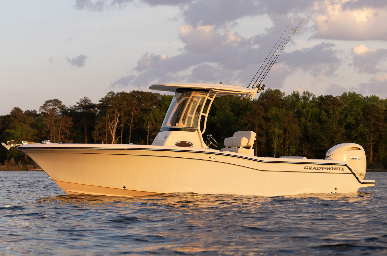 Grady-White Fisherman 236 on the water