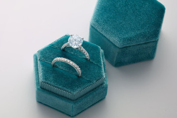 What is a Pave Setting?