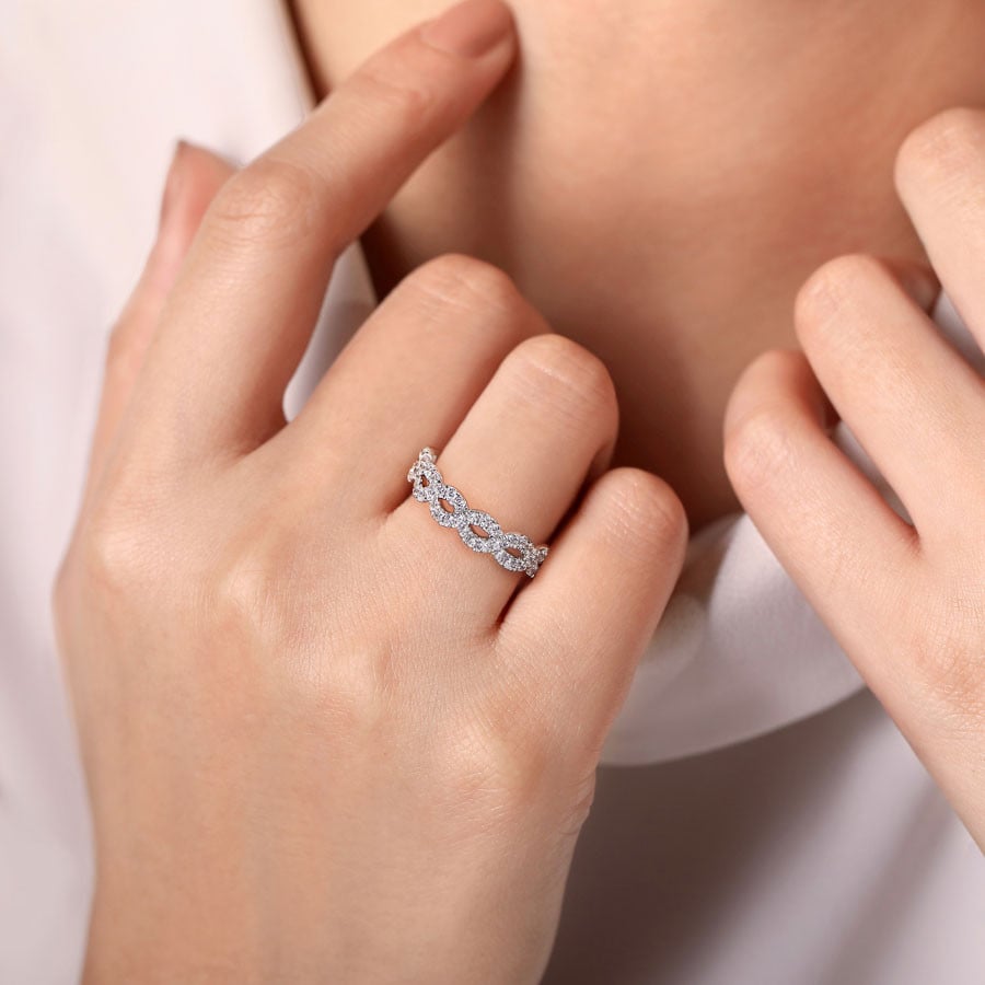 14K gold diamond criss cross wedding ring