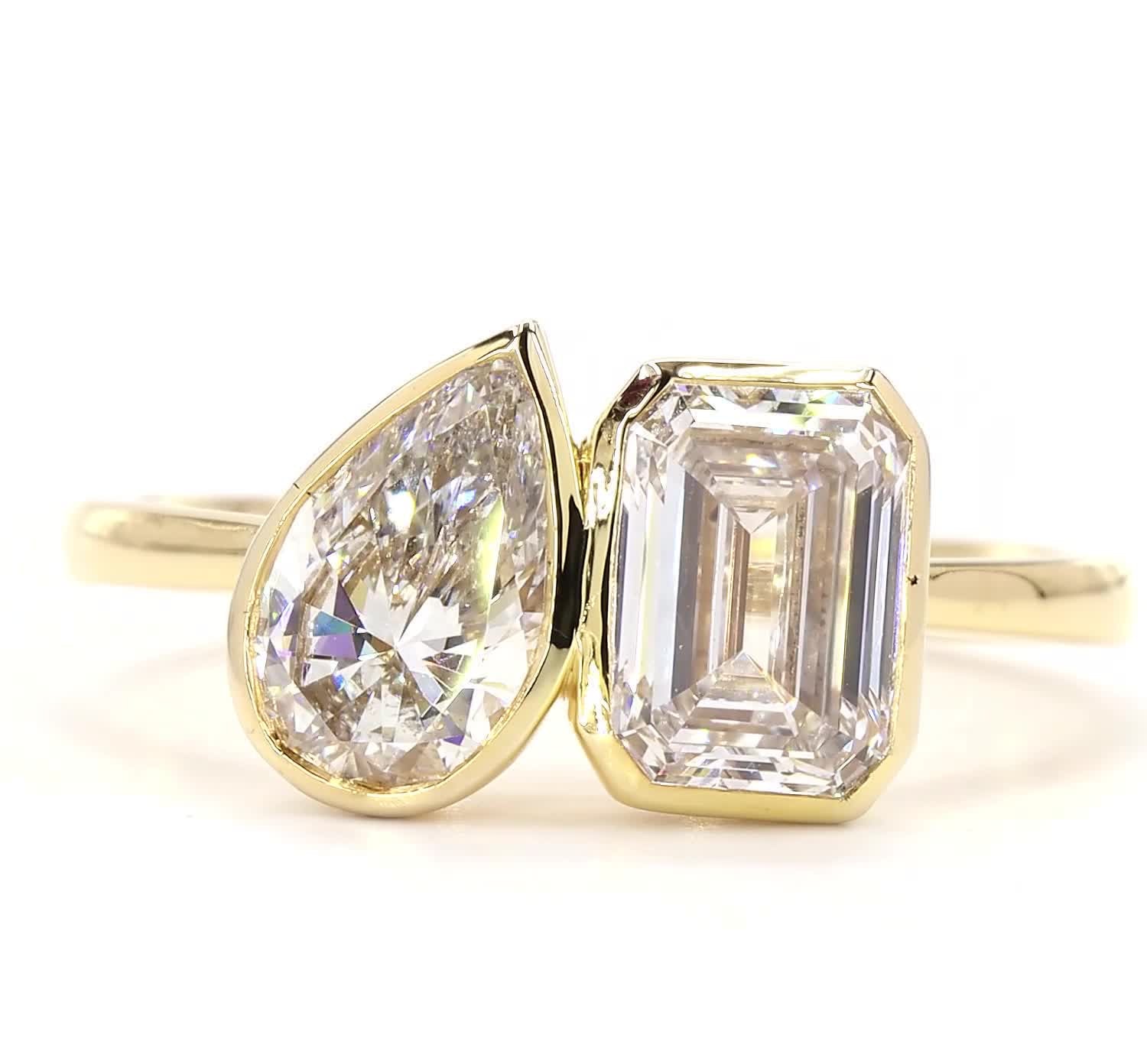 Emerald & Pear Bezel Toi et Moi Lab Grown Diamond Ring (2.00 TCW)