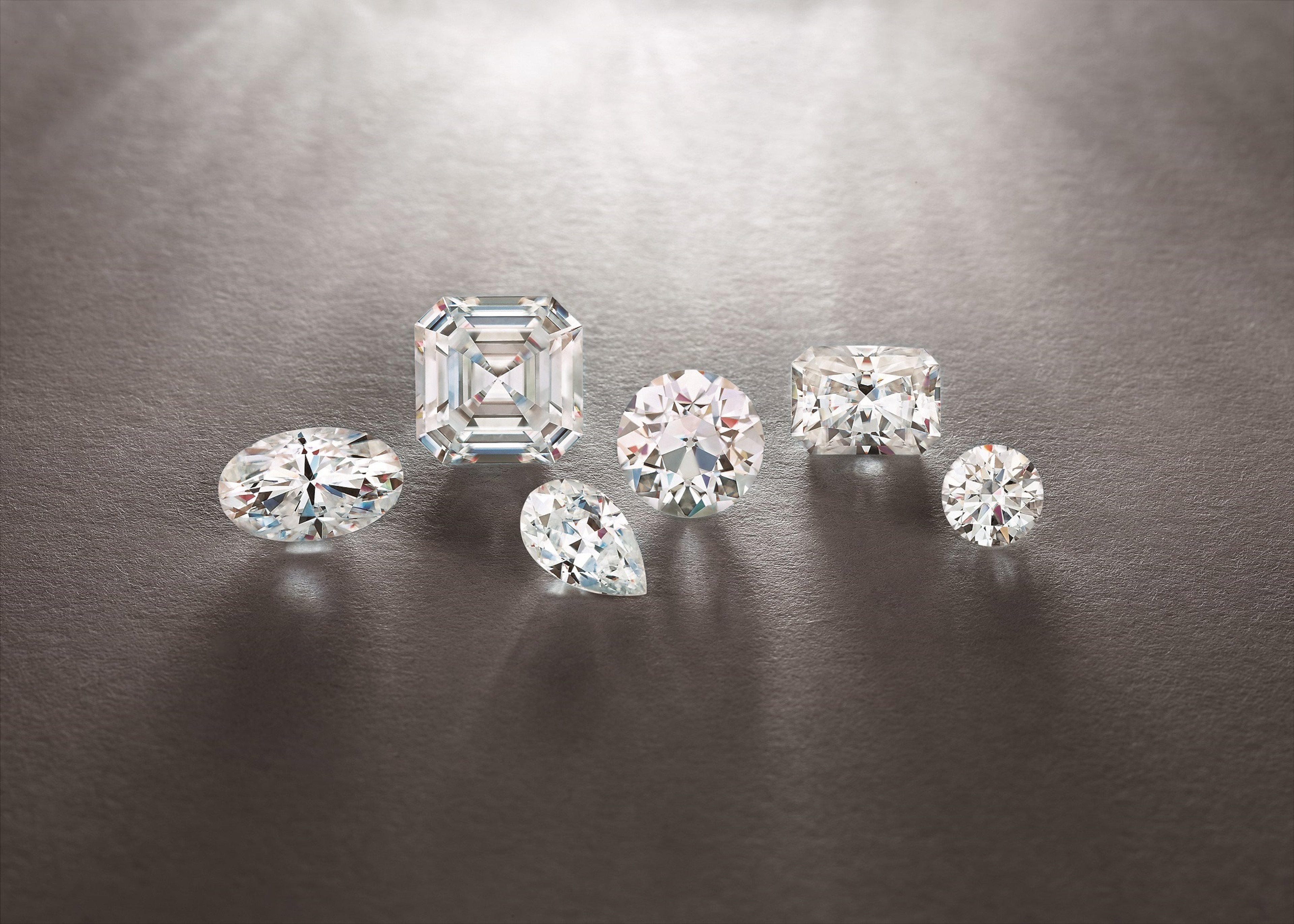 Pros and Cons of Moissanites