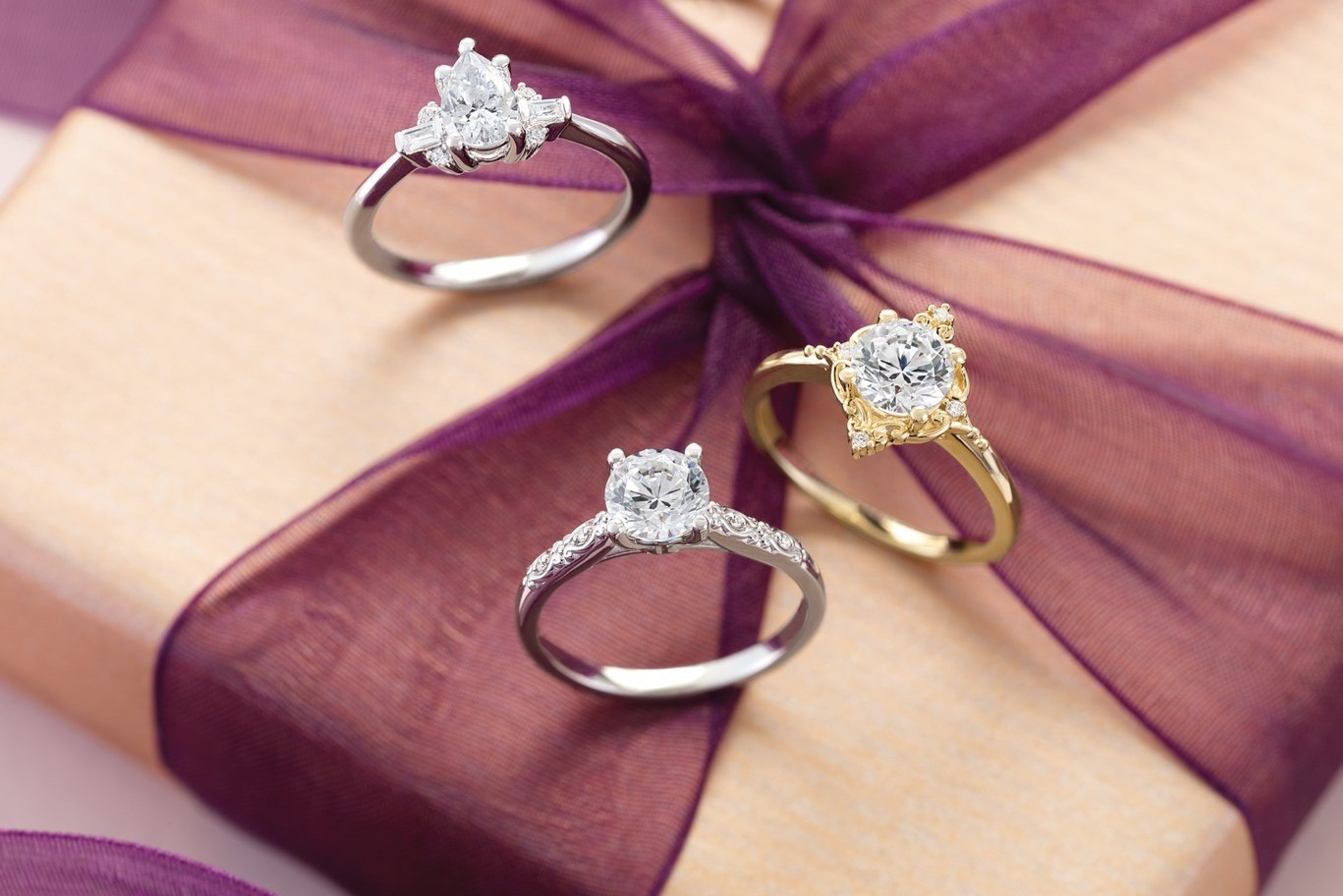 Popping the Question Soon? Dodge These Mistakes While Engagement Ring Shopping