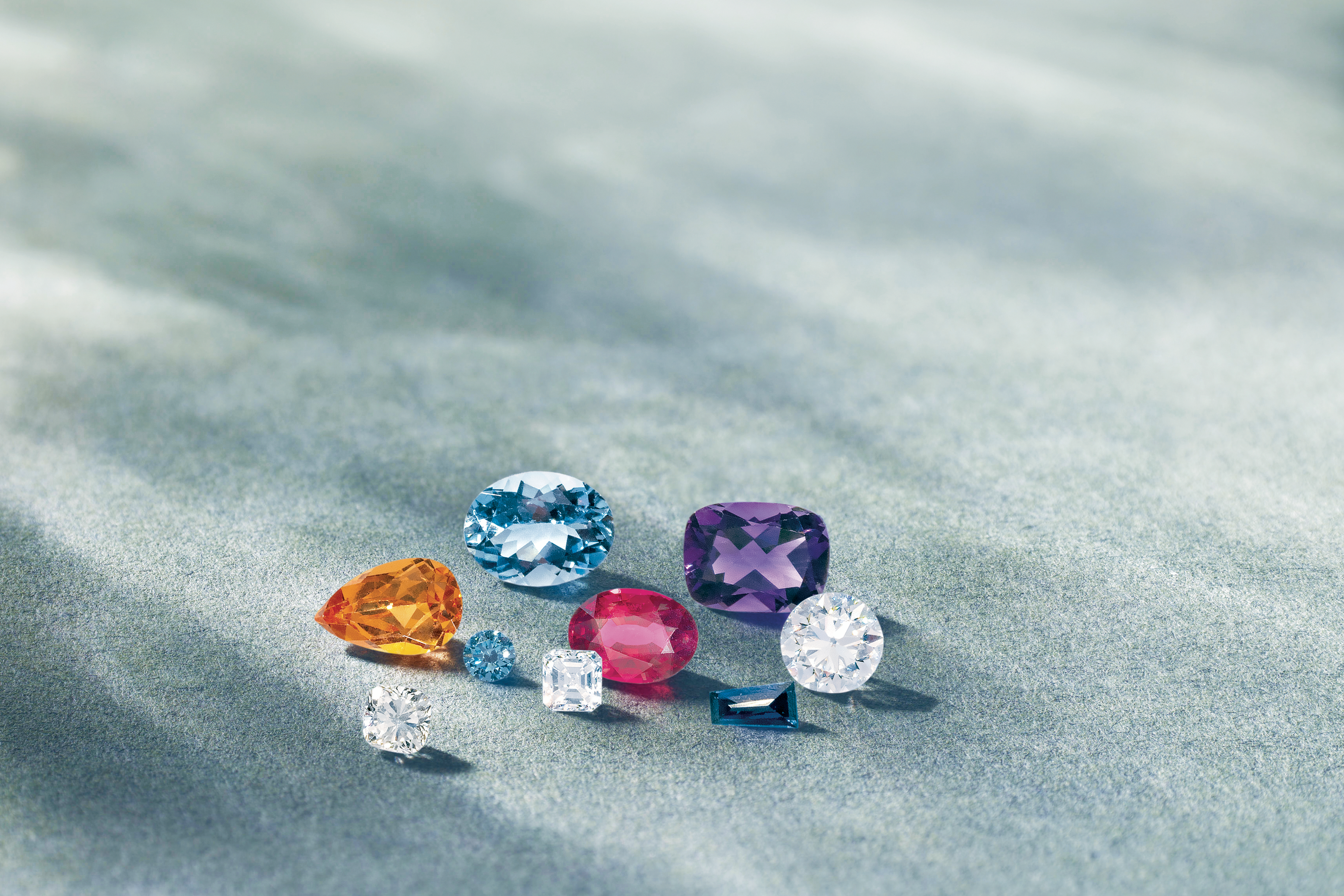 Your Go-To Guide for Wedding Anniversary Jewelry