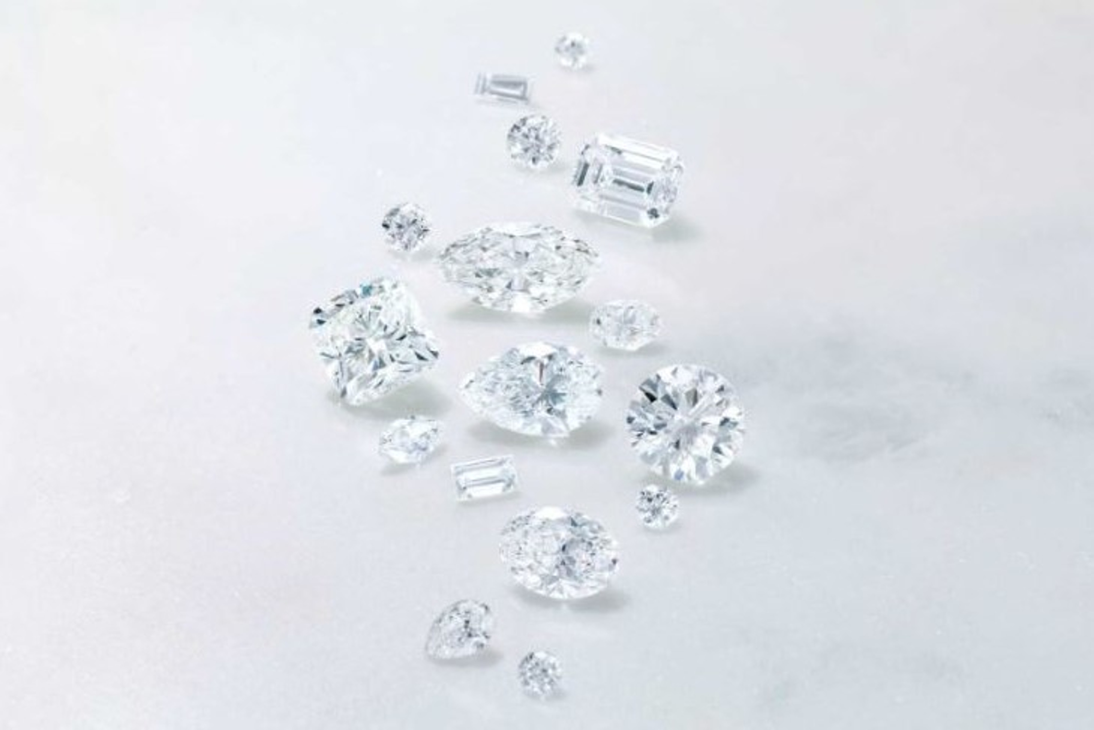 Natural Diamonds vs. Lab-Grown Diamonds: What’s the Difference?