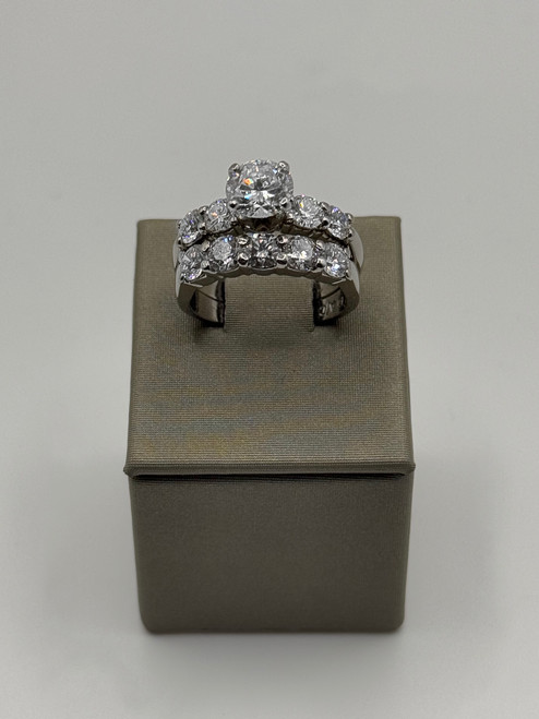 Preset Platinum Engagement Ring with 1.4ct Certified Natural Round Brilliant Cut Diamond and Matching Wedding Band