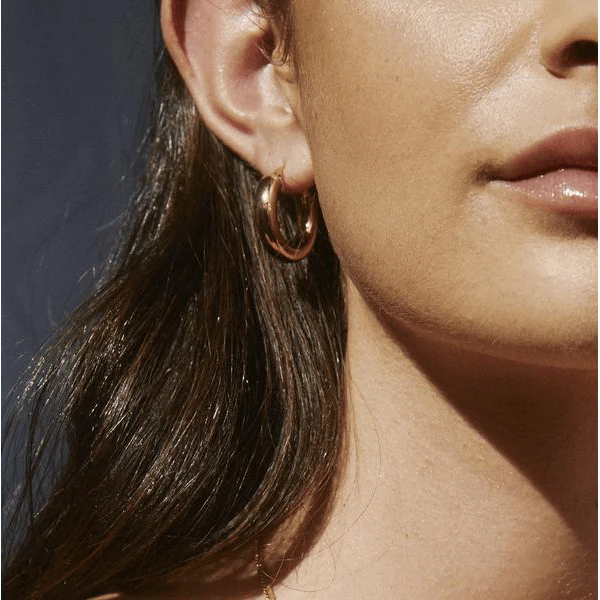 SHASHI Dominique Hoop Earrings