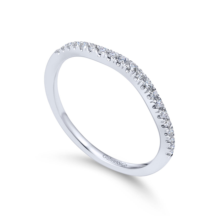 curved pave diamond wedding ring