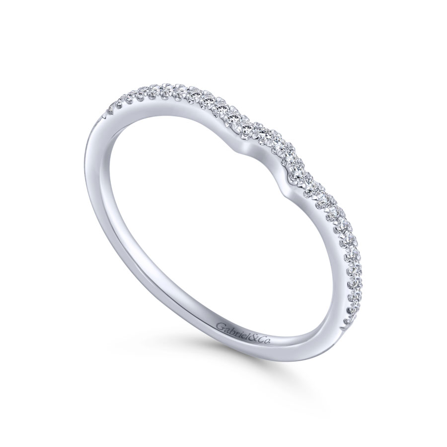 curved pave diamond wedding ring