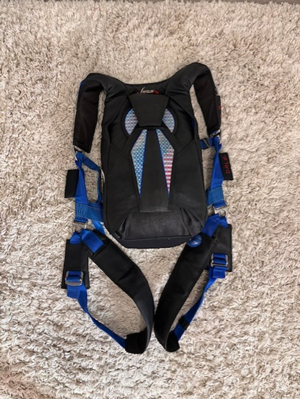 Javelin	J1K-21772	DOM:11/2001 with Main and Reserve