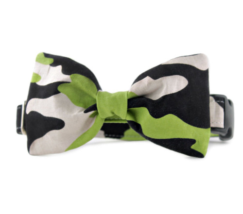 Camouflage Bow Tie Dog Collar