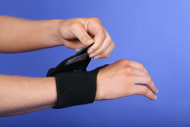Rechargeable Infrared Heat Therapy Wrist Wrap Stop The Pain Before