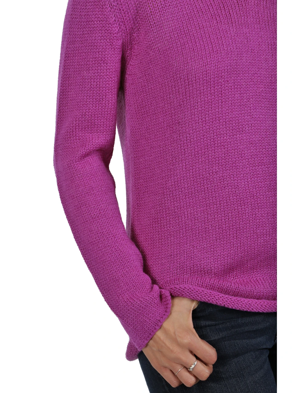 Women's Jewel V-neck 100% Baby Alpaca Wool Pullover Sweater Lavender On Model Detail