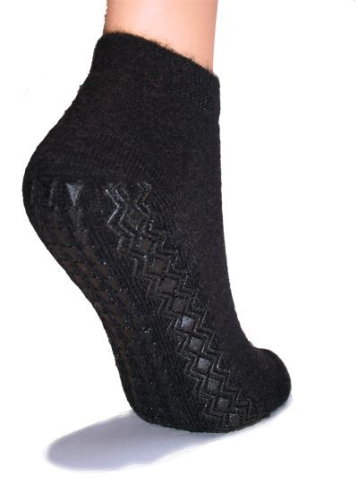 Studio Grippy Alpaca Ankle Socks for Yoga, Barre & Pilates Showing Non Skid Tread