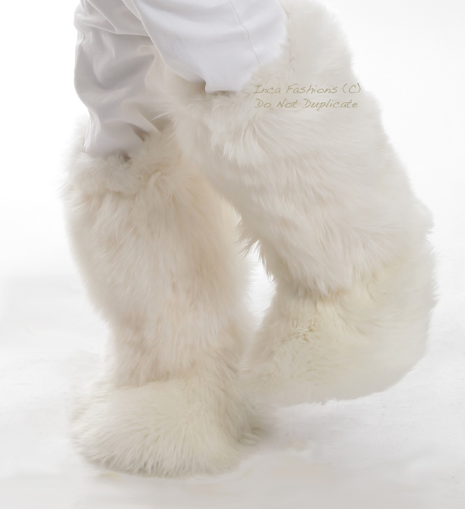 Women's Après-Ski Suri Alpaca Fur Slippers Close Up
