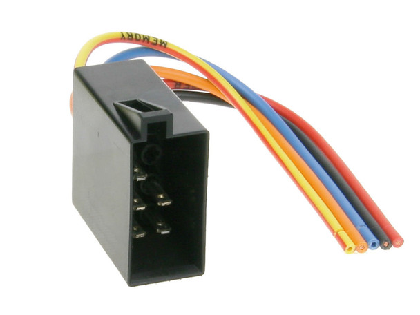 1321-00 - UNIVERSAL ISO POWER FEMALE