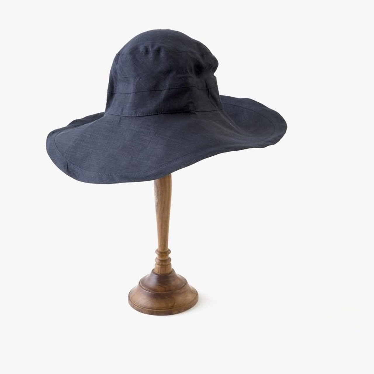 Linen Hat in Blue - Black