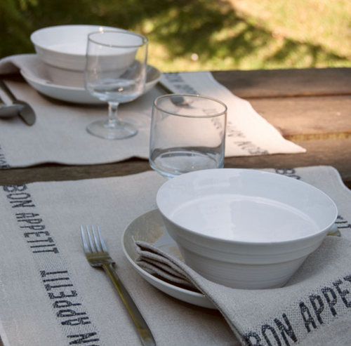 100% Linen Placemats Bon Appetit (Set of 2) in NATURAL/BLACK