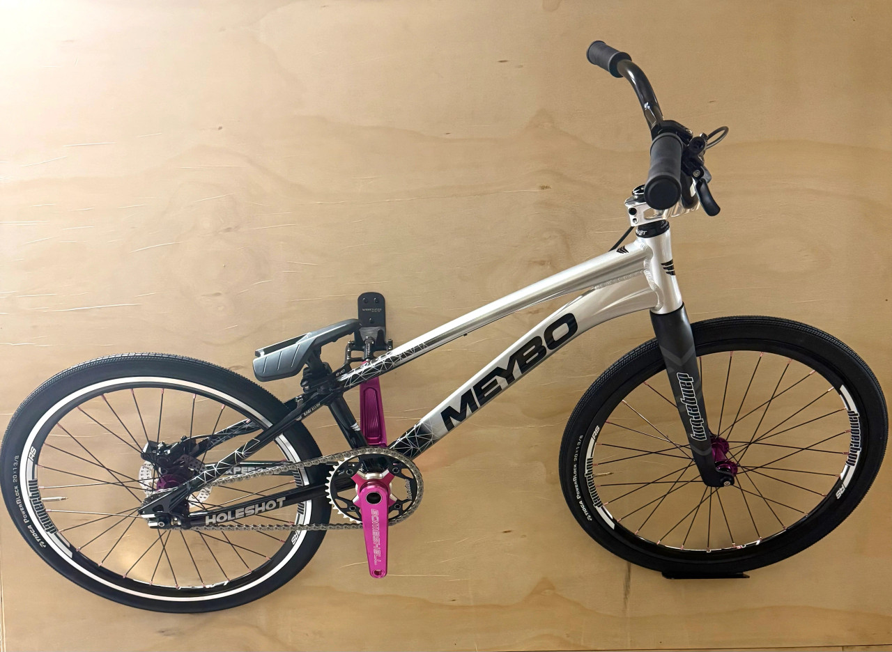 2023MEYBO エキスパートXL HOLESHOT 20×1.4 ディスク Meybo Holeshot Expert XL