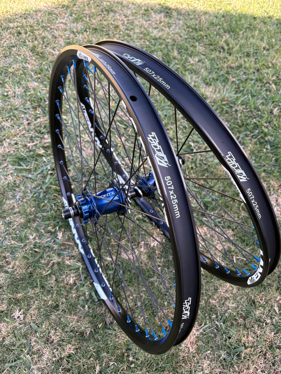 BMXレーサー用 onyxディスクブレーキ用ハブ・answerリムホイールセット Onyx BMX Wheelset for BMX Racing with Pro Hubs and Sun Envy Rims