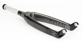 Avian Versus Carbon Fork