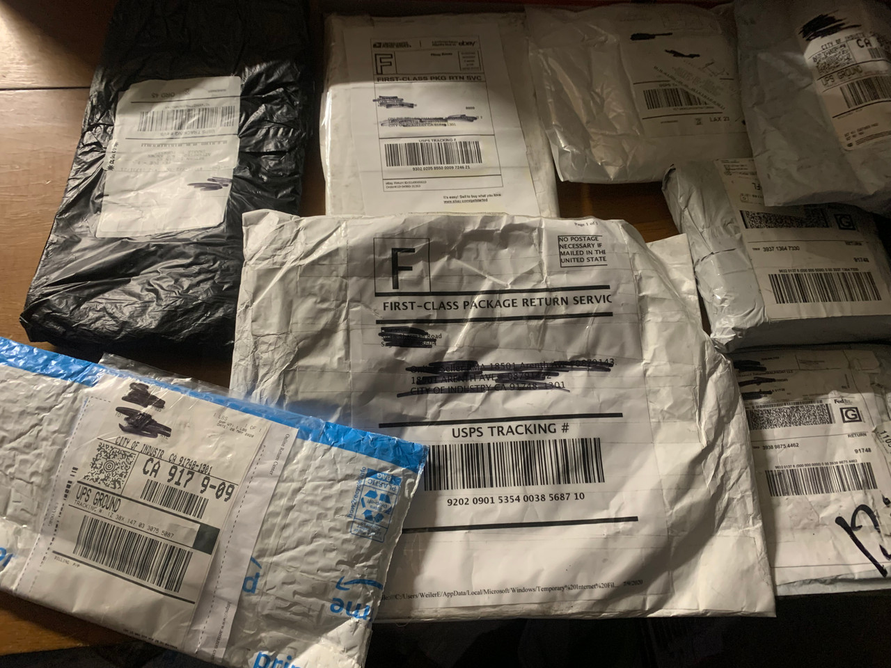 Unclaimed Packages Mystery Box 8 pack Amazon, Walmart, Target Returns