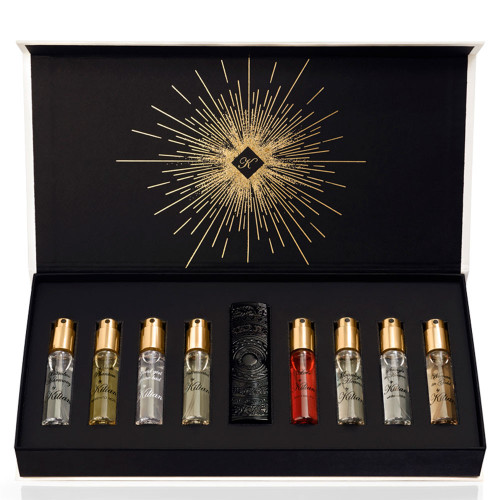 KILIAN HOLIDAY 8 X 0.25 EAU DE PARFUM DISCOVERY SET: GOOD GIRL GONE BAD + STRAIGHT TO HEAVEN + LOVE DON’T BE SHY + MOONLIGHT IN HEAVEN + BLACK PHANTOM MEMENTO MORI + BAMBOO HONEY + ROLLING IN LOVE + INTOXICATED KILIAN HOLIDAY 8 X 0.25 EAU DE PARFUM DISCOVERY SET: GOOD GIRL GONE BAD + STRAIGHT TO HEAVEN + LOVE DON’T BE SHY + MOONLIGHT IN HEAVEN + BLACK PHANTOM MEMENTO MORI + BAMBOO HONEY + ROLLING IN LOVE + INTOXICATED