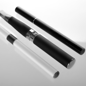 a cartridge e-cigarette and a traditional e-liquid vape pen