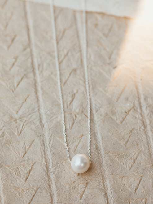 Veronica & Harold Nora Pearl Pendant Necklace