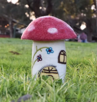 Fairies and Gnomes House - Red Mushroom