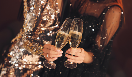 How to Properly Store and Serve Sparkling Wines for NYE