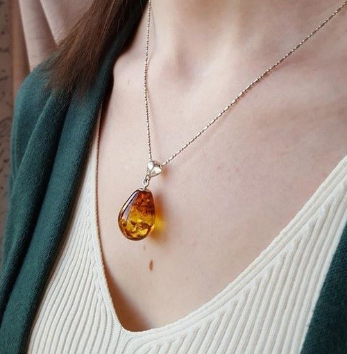 Amber Sterling Silver Pendant – Bella Zahran