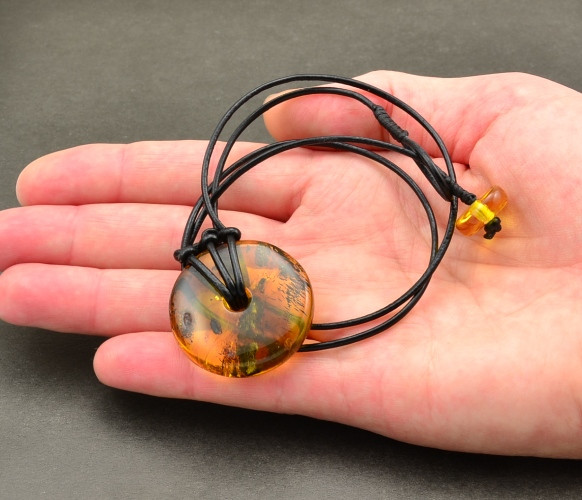 Amber Donut Pendant 