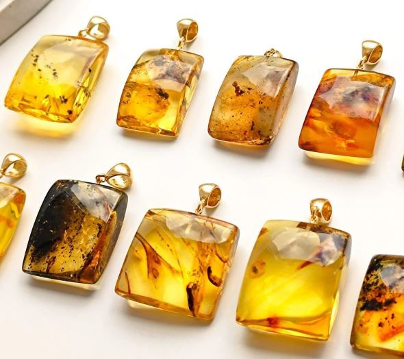 Amber Pendant