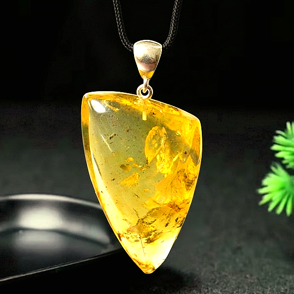Amber Pendant