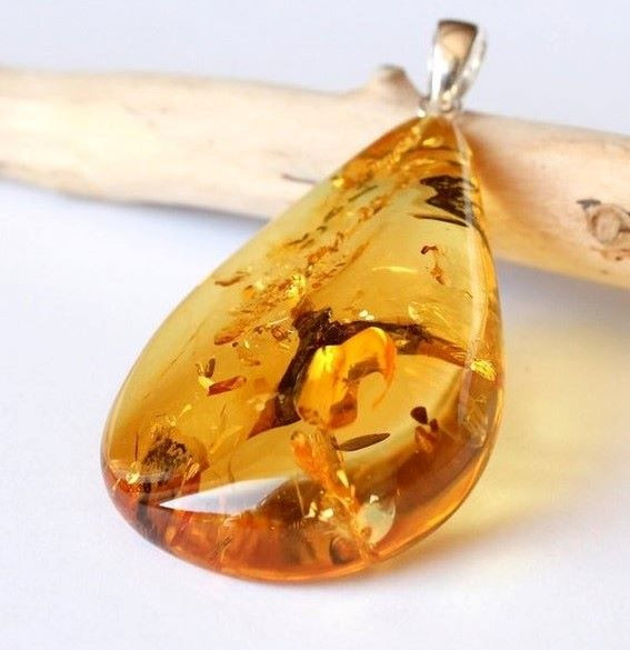 Amber Pendant 