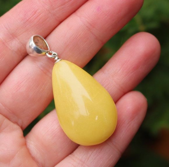 Butterscotch Amber Pendant