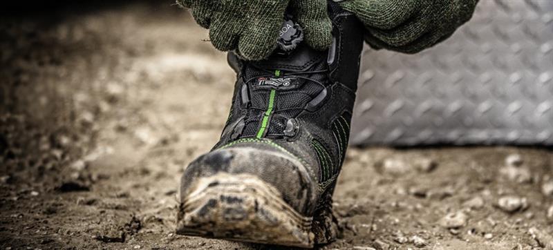 Shop insulated work boots at pro.refrigiwear.com.