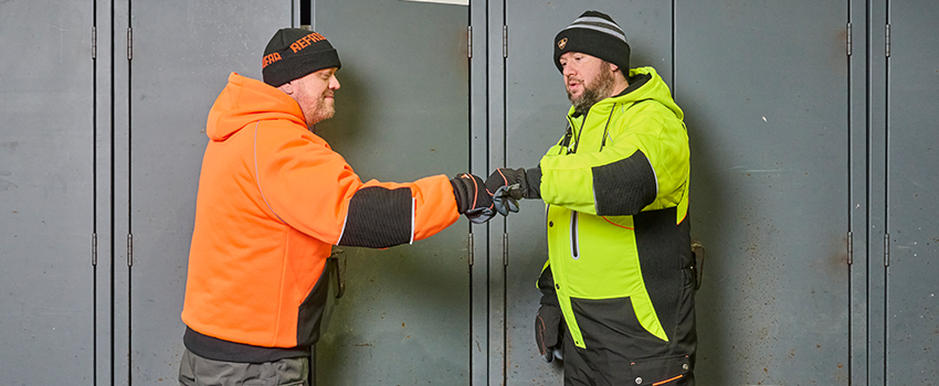 If you’re working in a temperature-controlled warehouse , it's important to choose the right level of warmth in your insulated workwear.