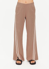 THE UPSIDE women’s mocha lightweight Juliet Pant has a low-rise fit with contrast binds and split hem detail. Perfect for travel and everyday wear.