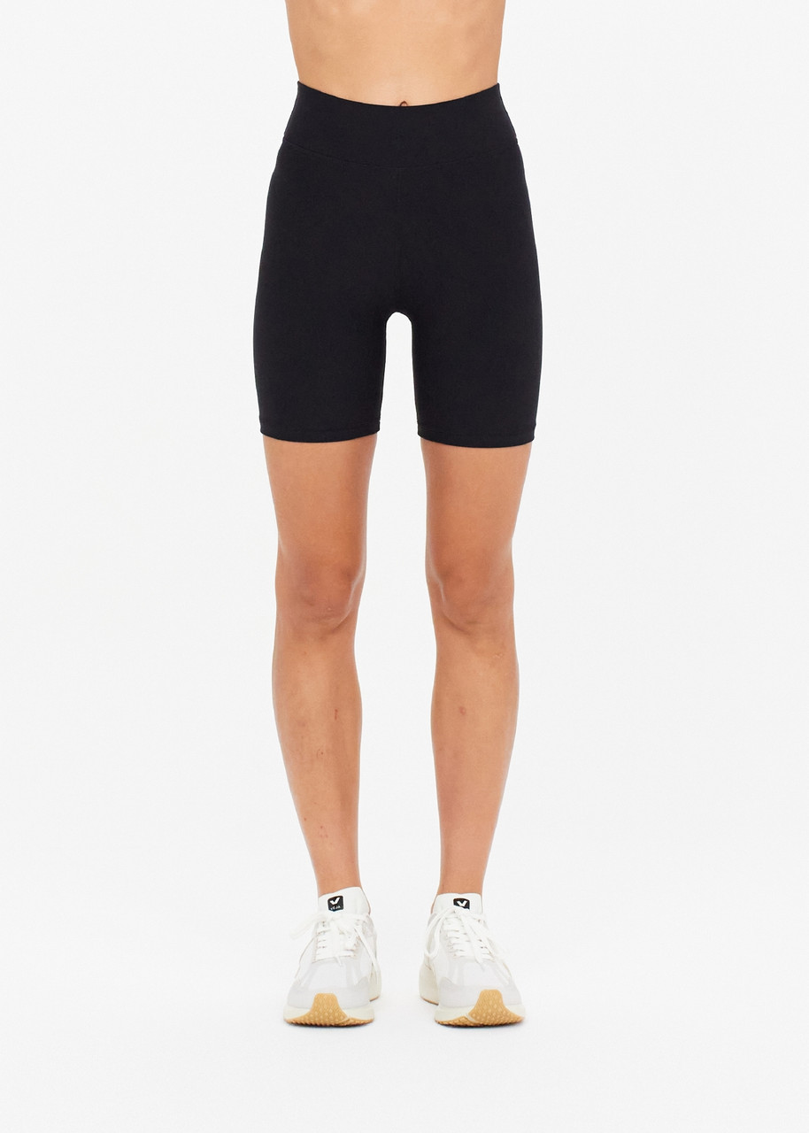 PEACHED 6IN SPIN SHORT in BLACK | The UPSIDE