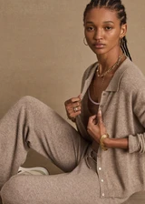THE UPSIDE women’s brown Aimee Cashmere Collared Cardi is a regular-fit button-up style with a collar, ribbed hem and tonal pearlised buttons. Made for lifestyle.