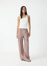 THE UPSIDE women's check Palacio Marnie Wide Leg Pant is high-rise with an elasticated waistband, pinstitch detail and side seam pockets. Made for lifestyle.