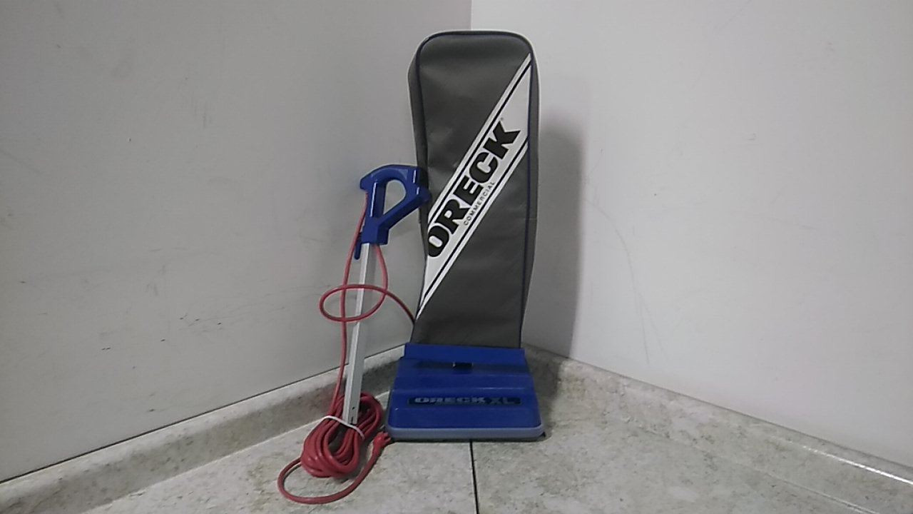 Oreck XL2100RHS Upright Vacuum 12 in Cleaning Path Wd, 39 cfm Vacuum