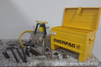 Enerpac LGHMS310 3 Jaw 5 Ton Capacity Hydraulic Puller Set w/out Pump-88036876