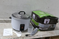 Crestware RC30 7.5 Qt Capacity 120VAC Electric Rice Cooker-61910193