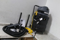 Tennant 1244346 24 Gal Tank Size 120VAC 118 CFM Commercial Wet/Dry Shop Vacuum-68100477