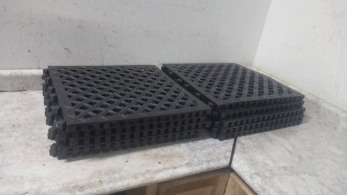 Ergo Advantage Safe-Flex A2B 10 Pk 18 x 18 In Interlocking Drainage Mat Tile-67418895